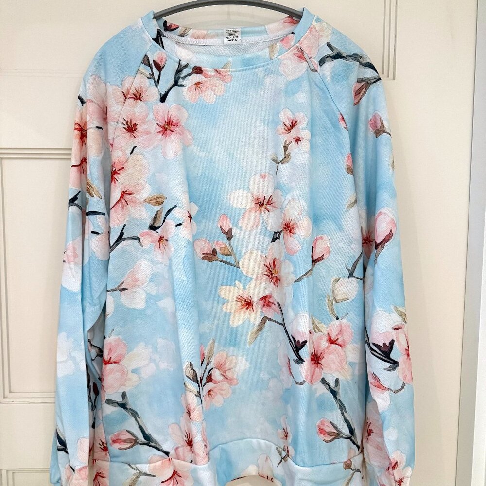 NEVER WORN - Size XL - Pastel Blue and Pink Floral Cheery Blossom Sweatshirt